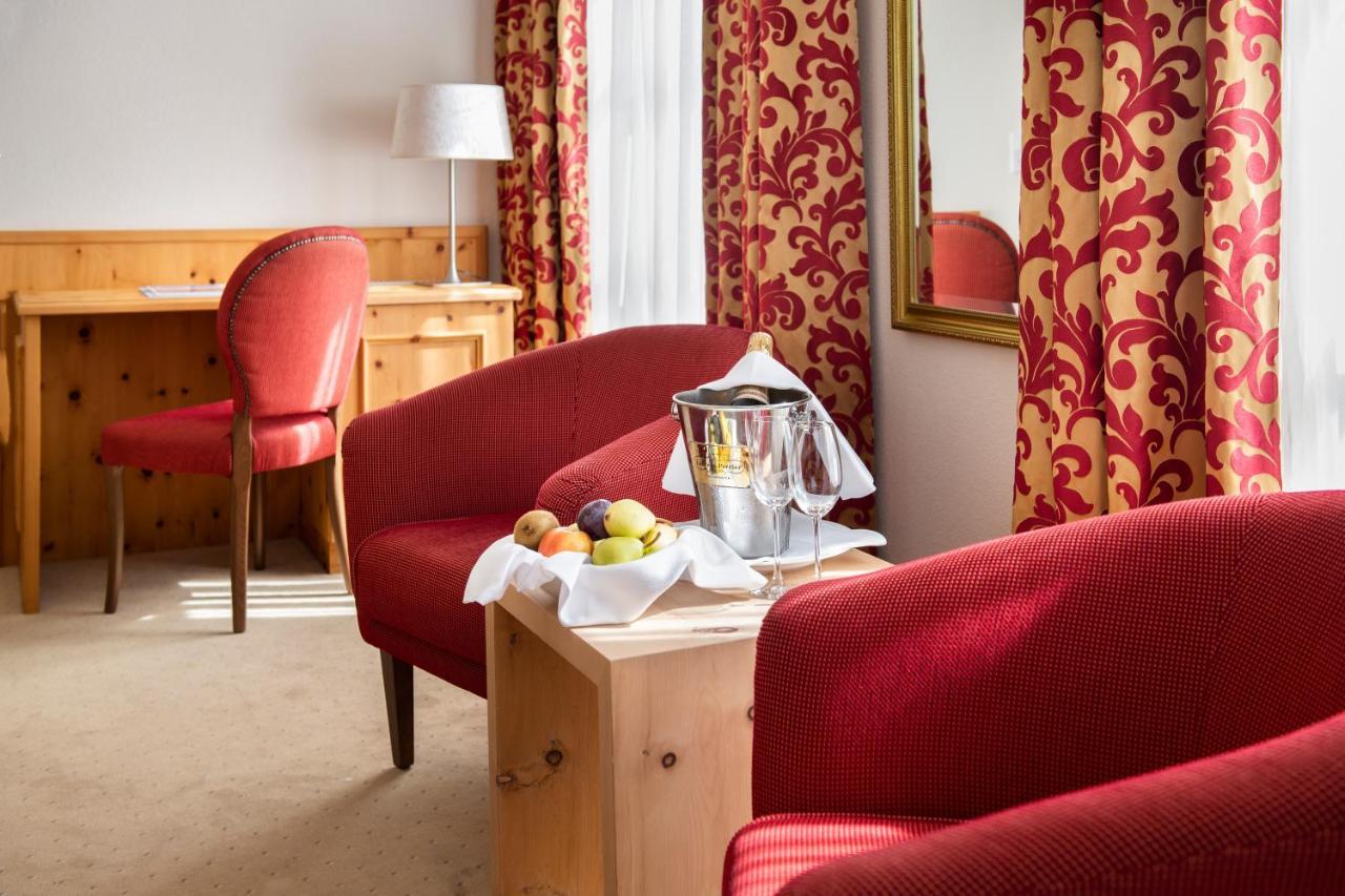 Hotel Engiadina Zuoz Luaran gambar