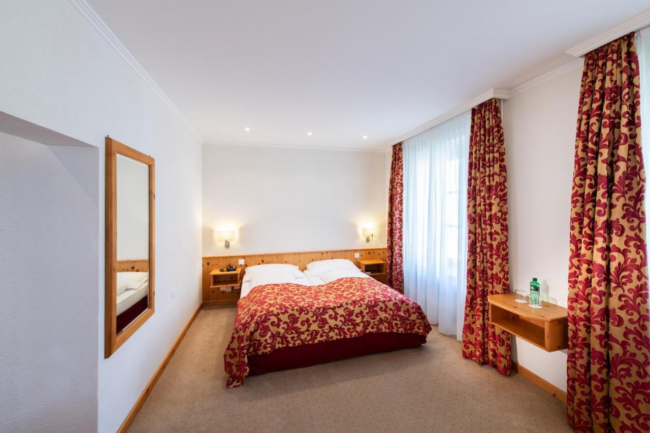 Hotel Engiadina Zuoz Luaran gambar