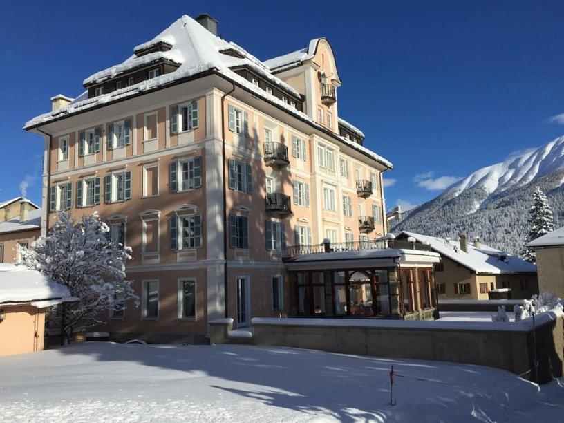 Hotel Engiadina Zuoz Luaran gambar