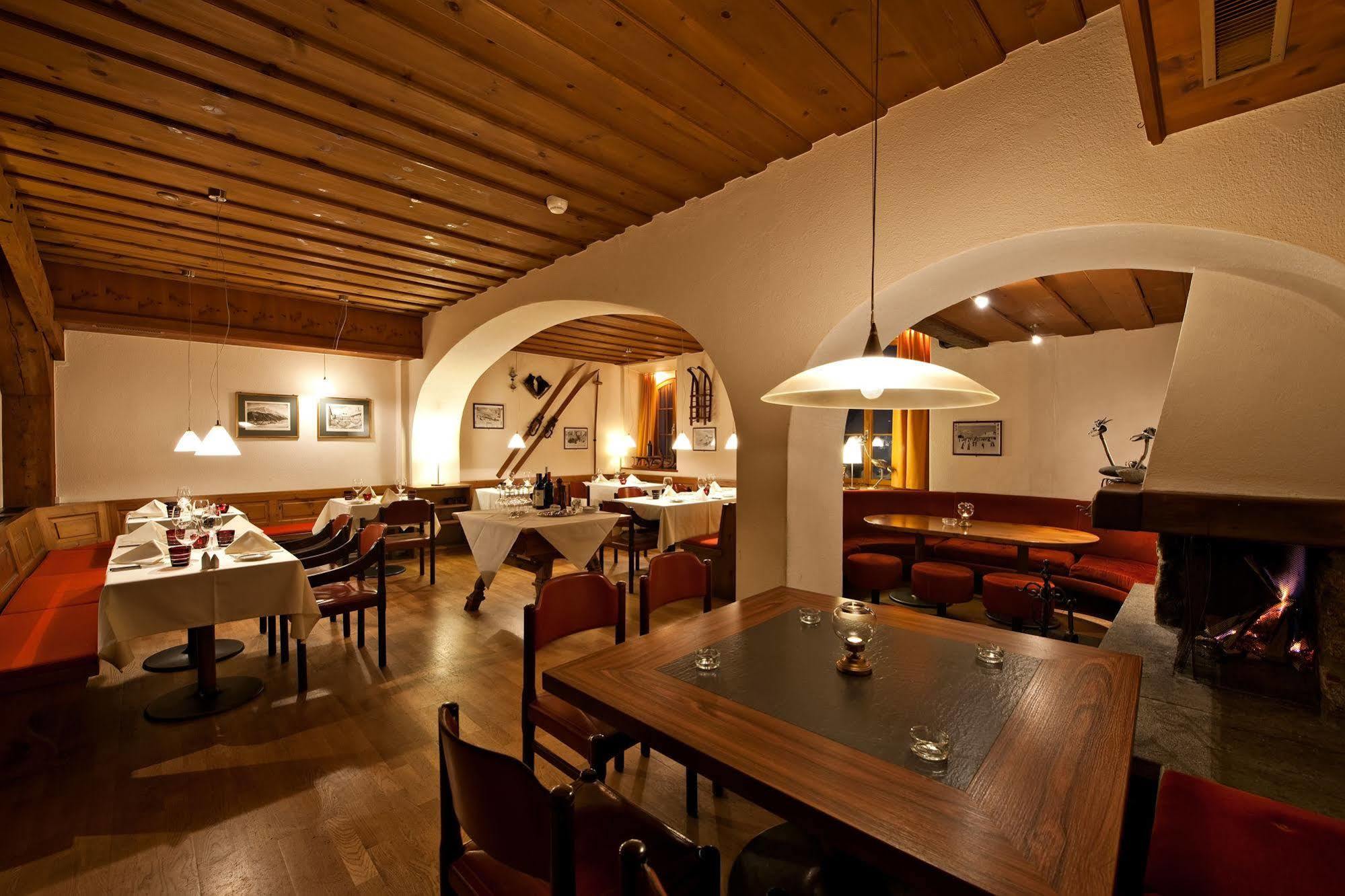 Hotel Engiadina Zuoz Luaran gambar